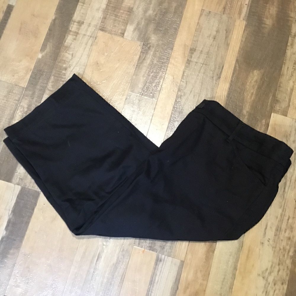 St. John’s Bay Black Crop Pants Women’s Size 16